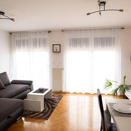 Apartman Martes Apartment Славонски брод Екстериор снимка