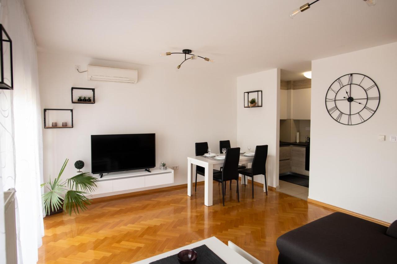 Apartman Martes Apartment Славонски брод Екстериор снимка