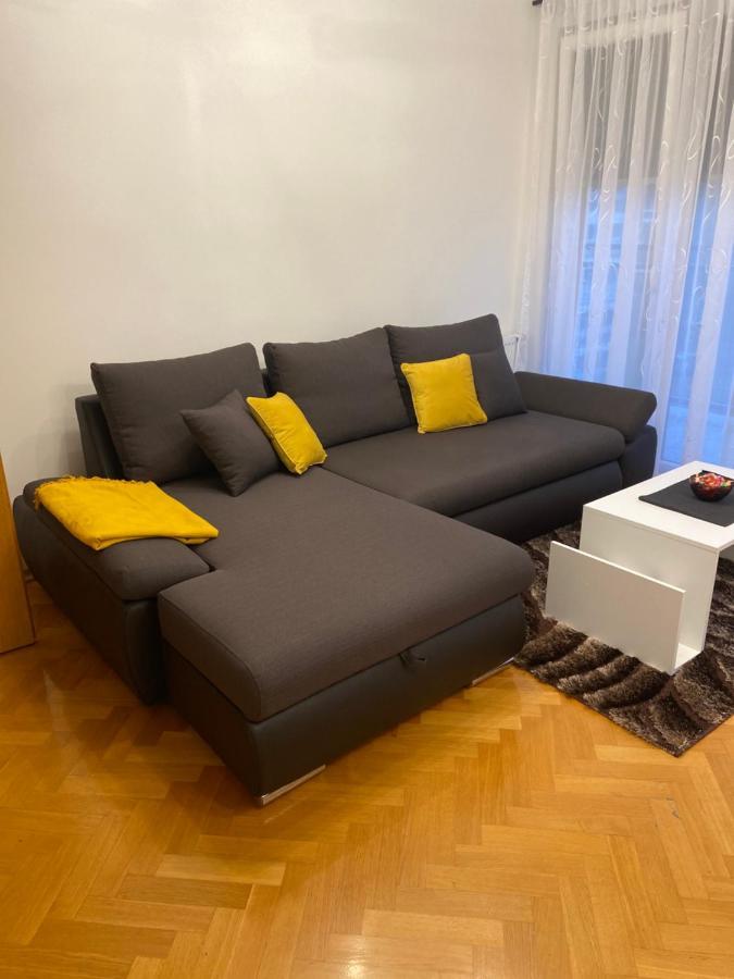 Apartman Martes Apartment Славонски брод Екстериор снимка